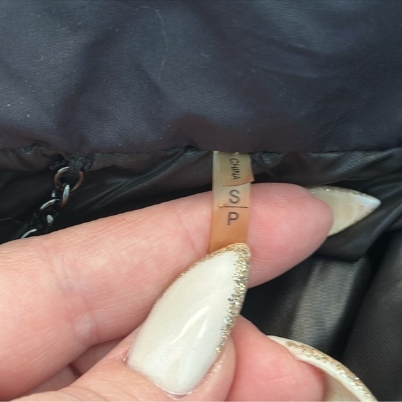 Elie Tahari Exclusively for Masyc's
Henry Outwear Hooded Puffer Jacket - Picture 8 of 10